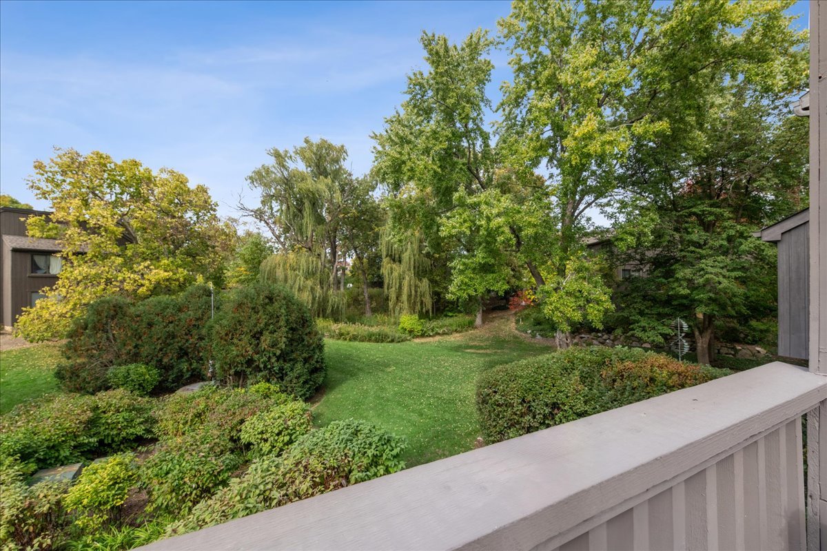 450 Woodview Road