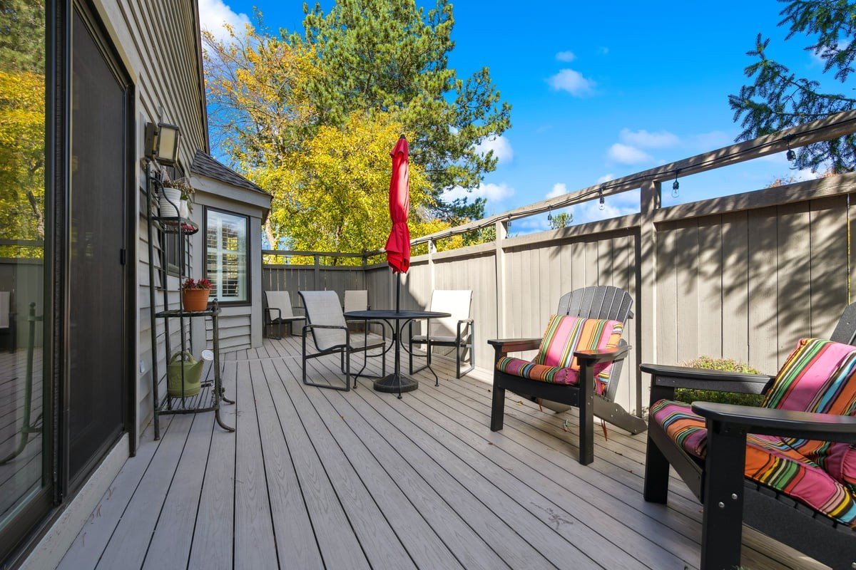 868 Longmeadow Court