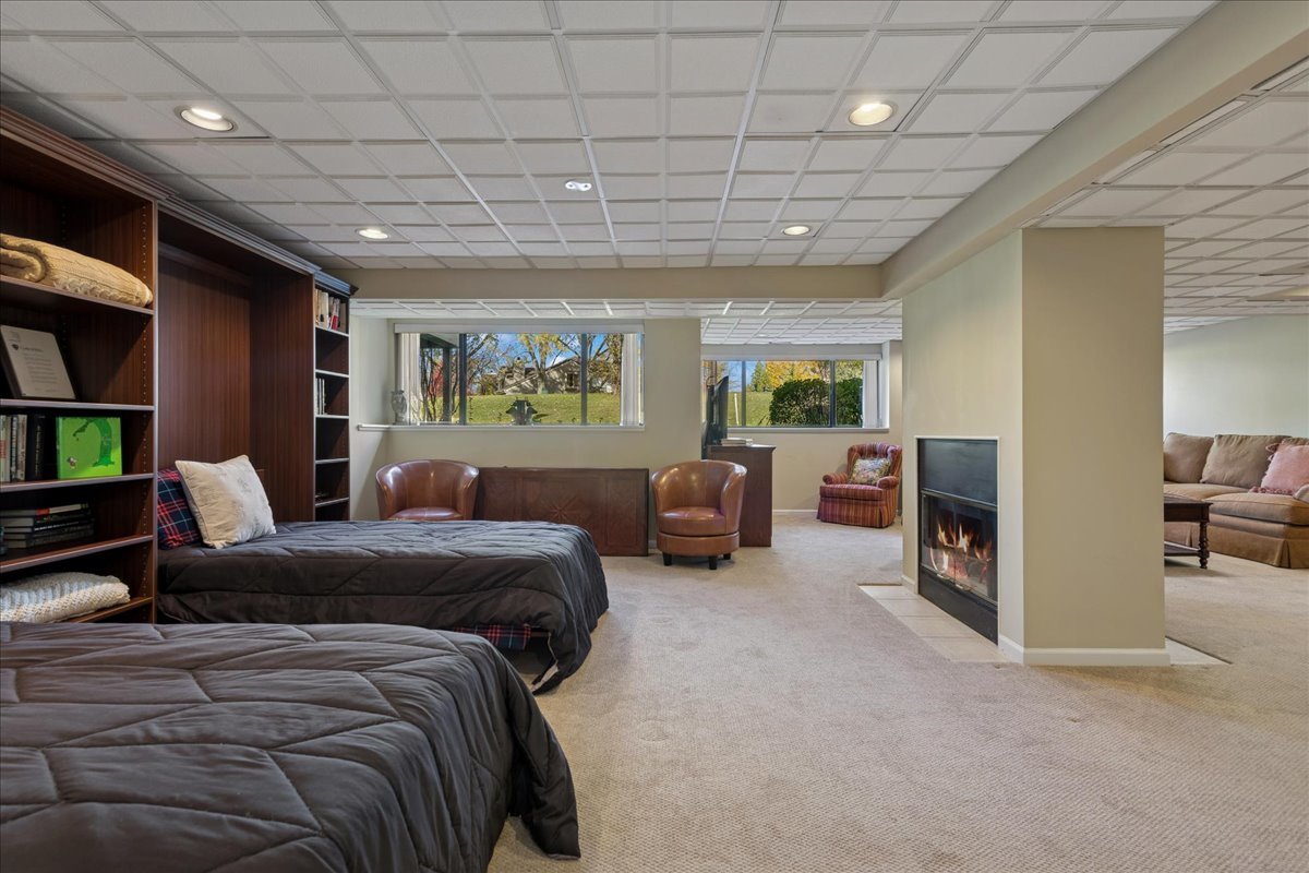 868 Longmeadow Court