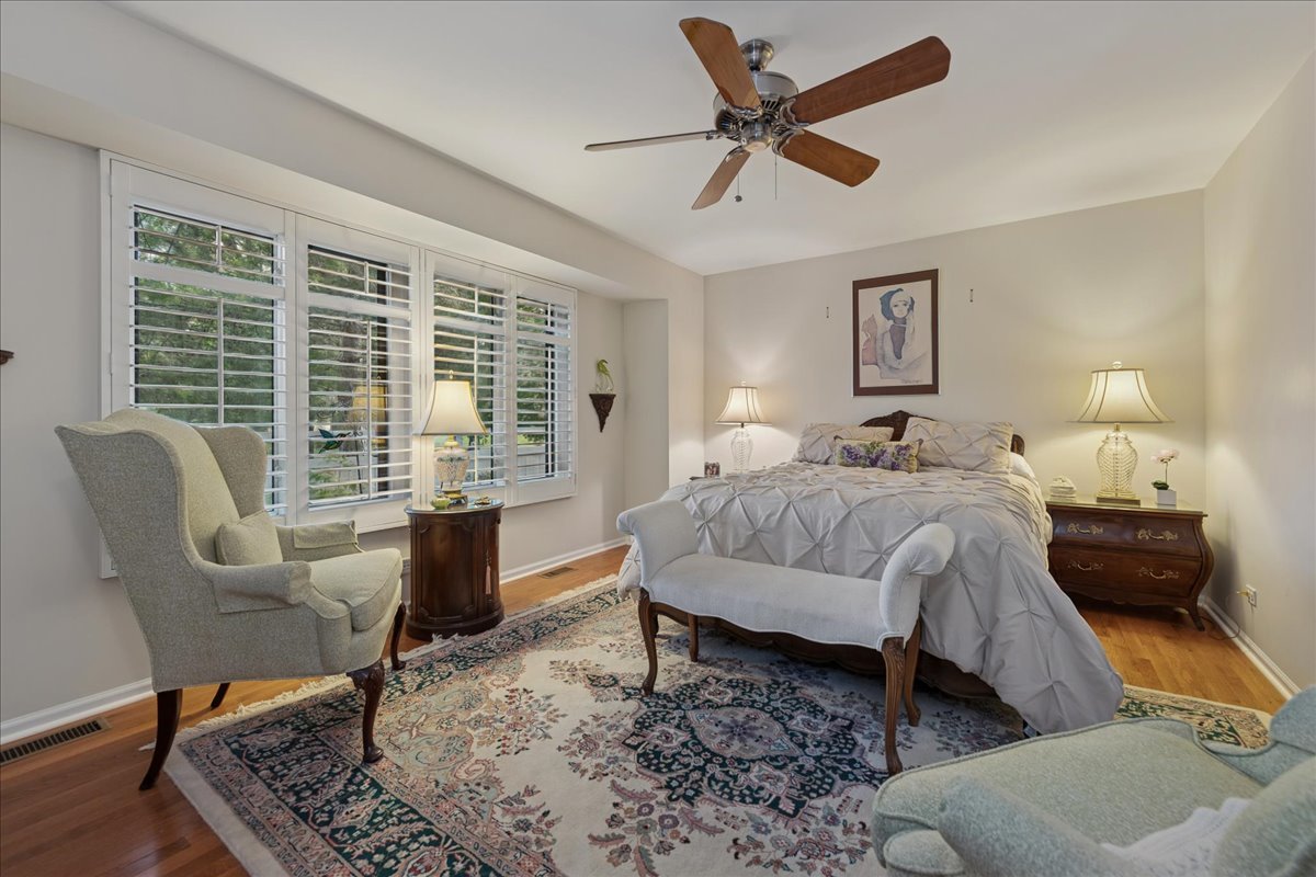 868 Longmeadow Court