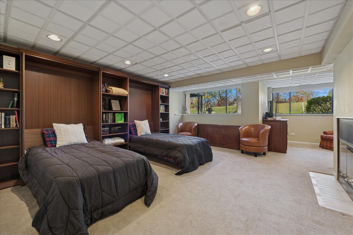 868 Longmeadow Court