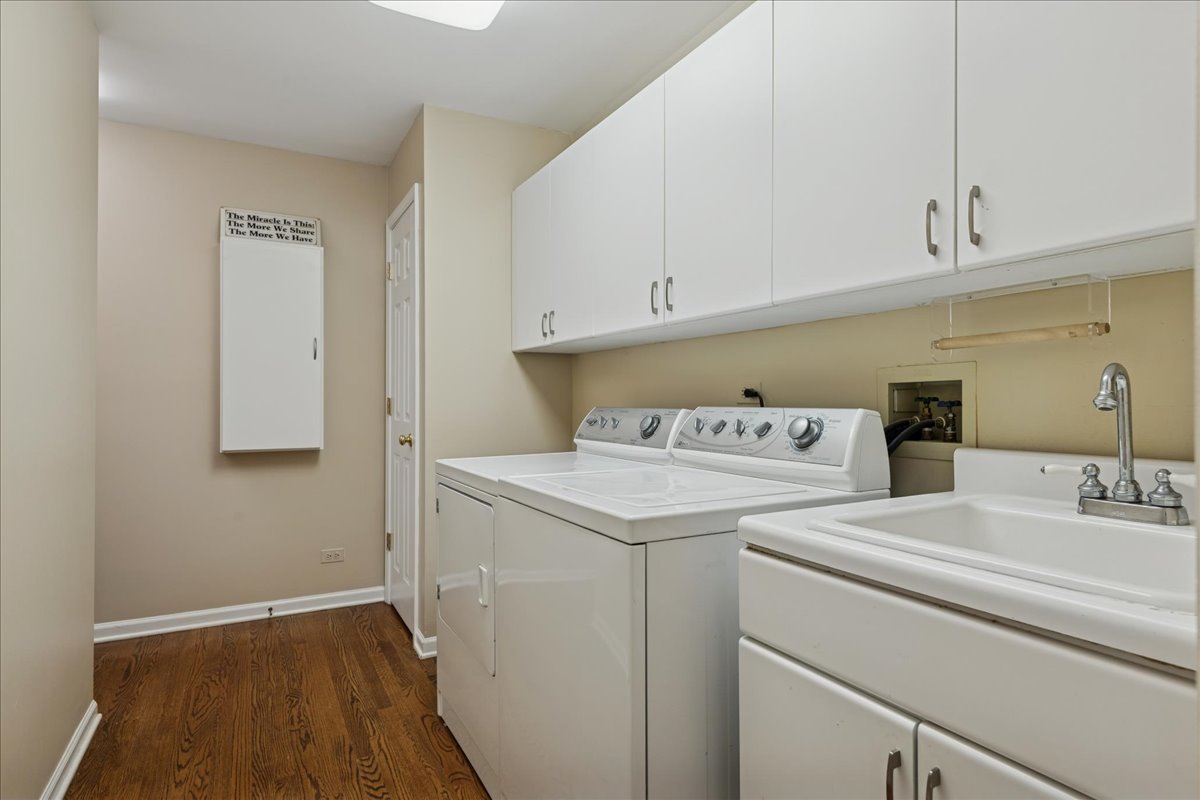 868 Longmeadow Court