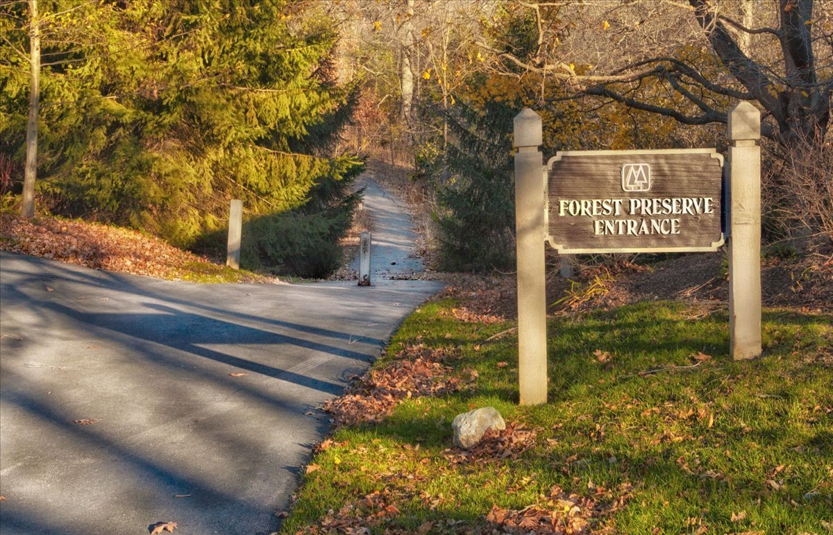 868 Longmeadow Court