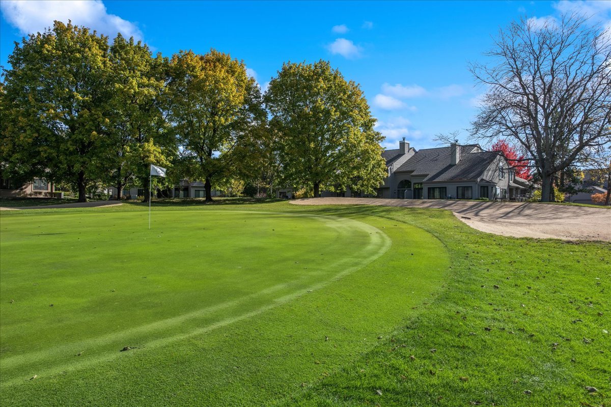 868 Longmeadow Court