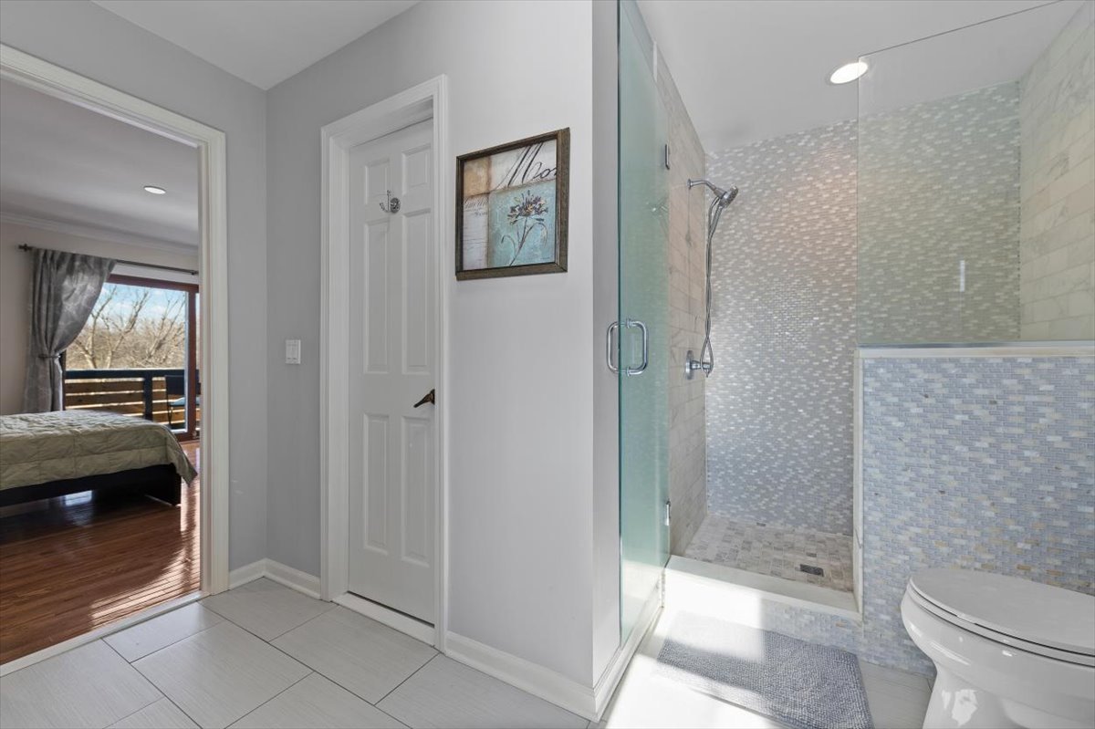 21032 N Crestview Drive