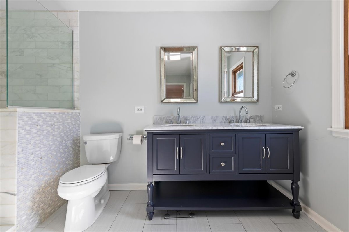 21032 N Crestview Drive