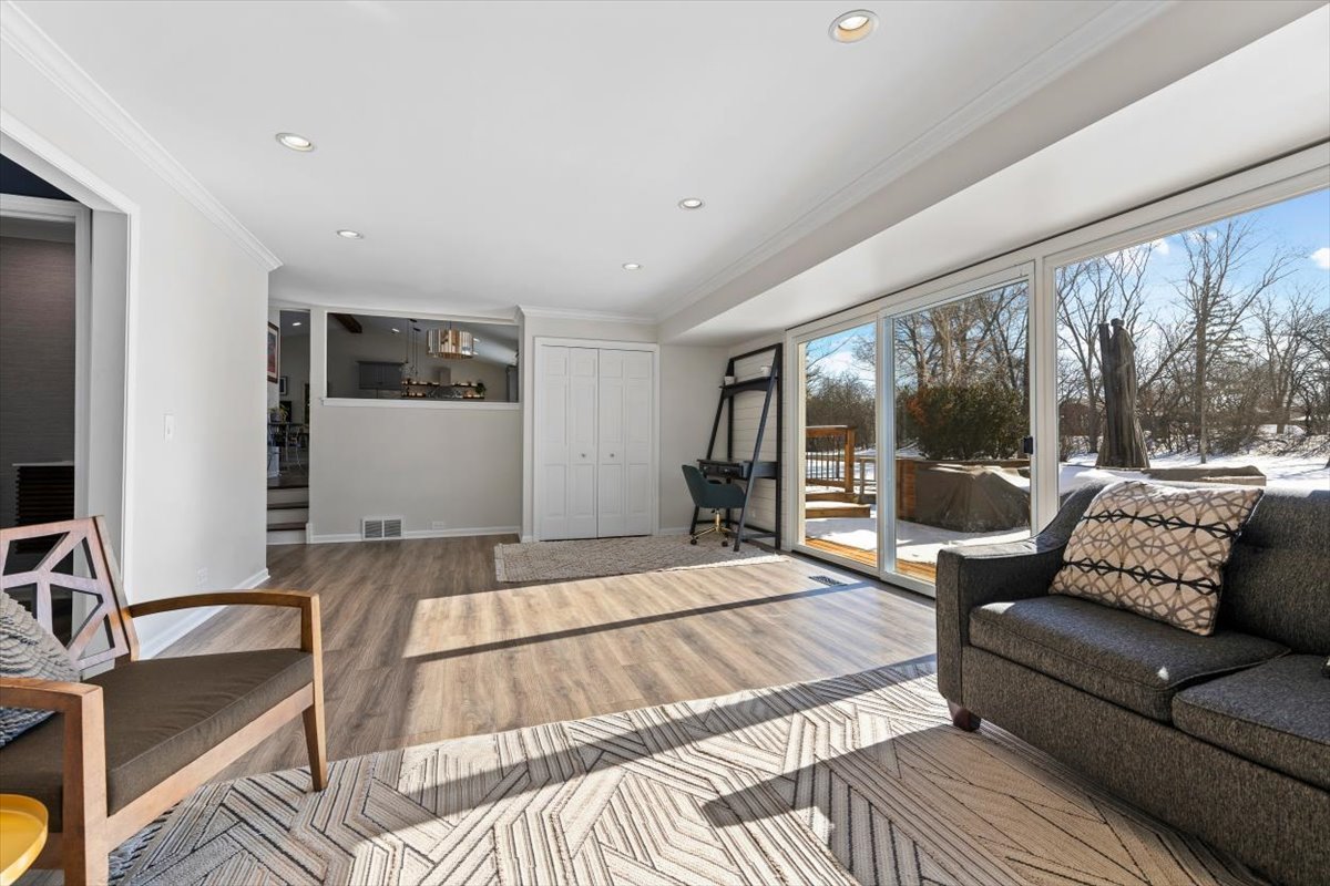 21032 N Crestview Drive