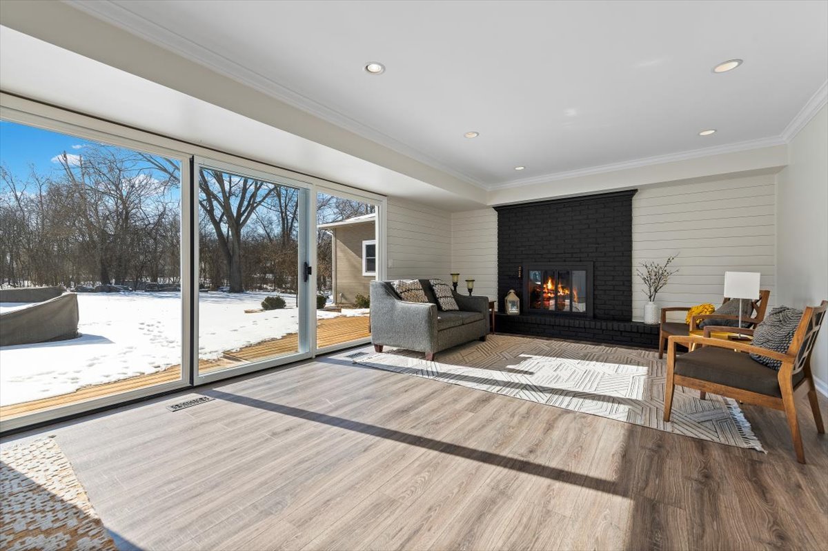 21032 N Crestview Drive