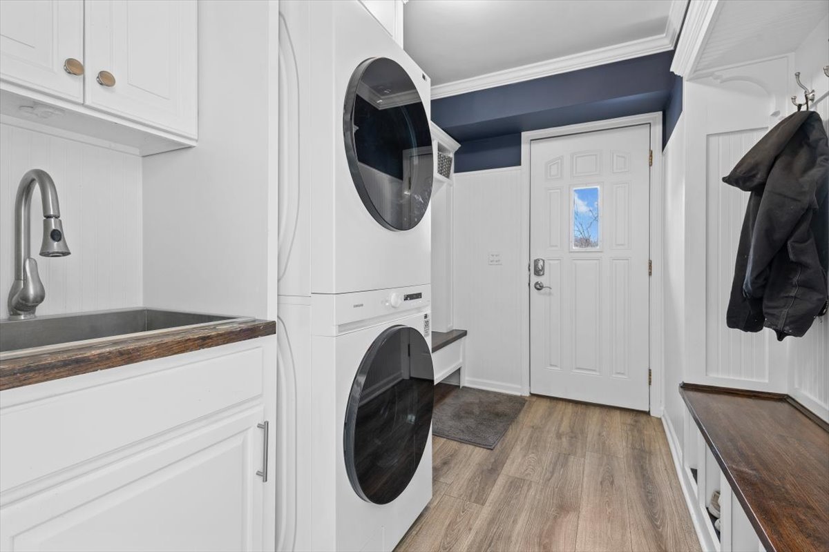 21032 N Crestview Drive