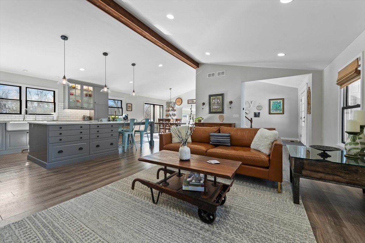 21032 N Crestview Drive