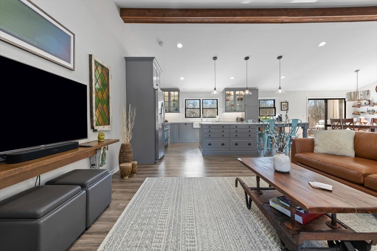 21032 N Crestview Drive