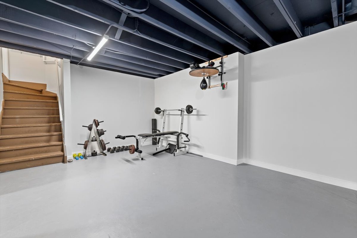 21032 N Crestview Drive