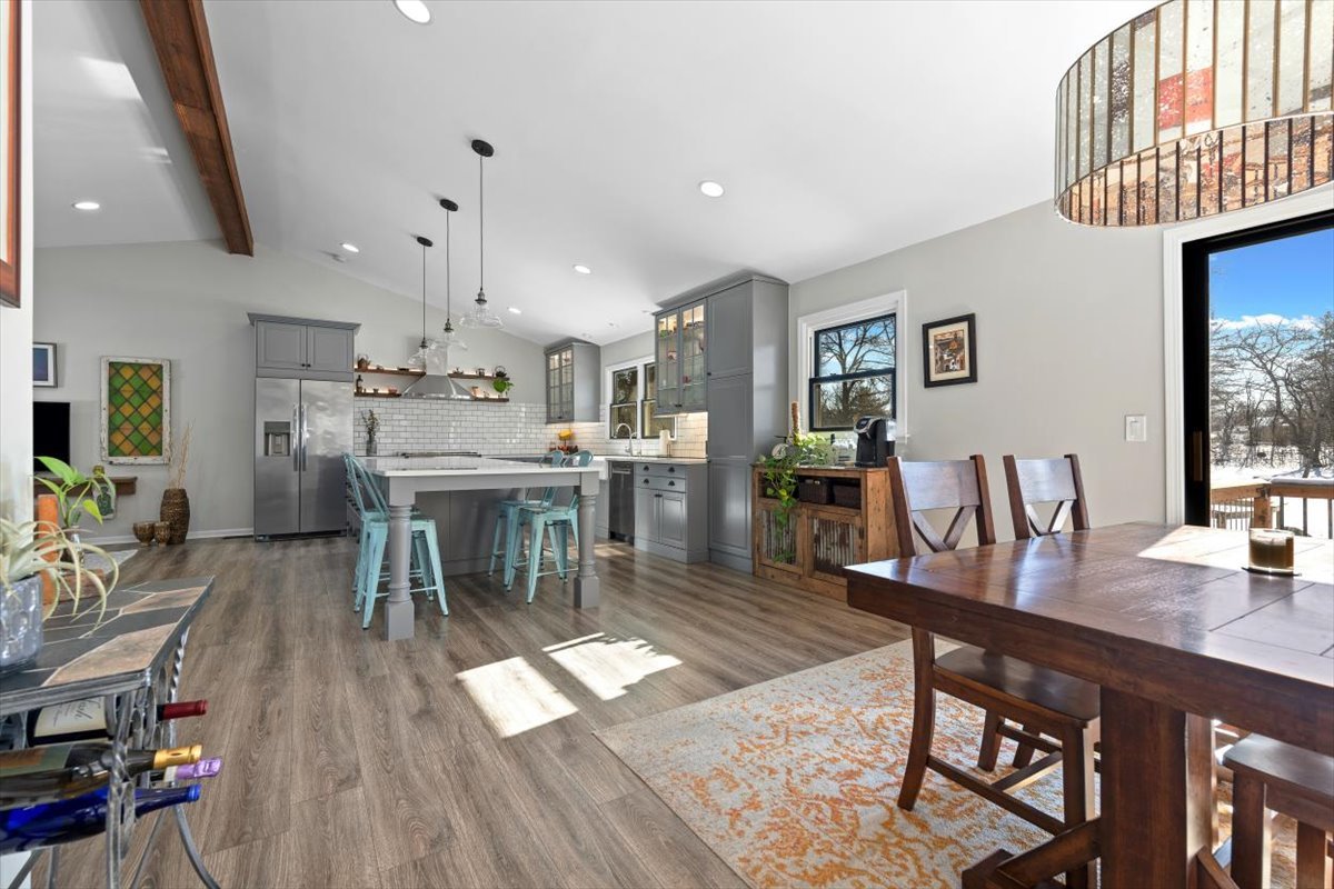 21032 N Crestview Drive