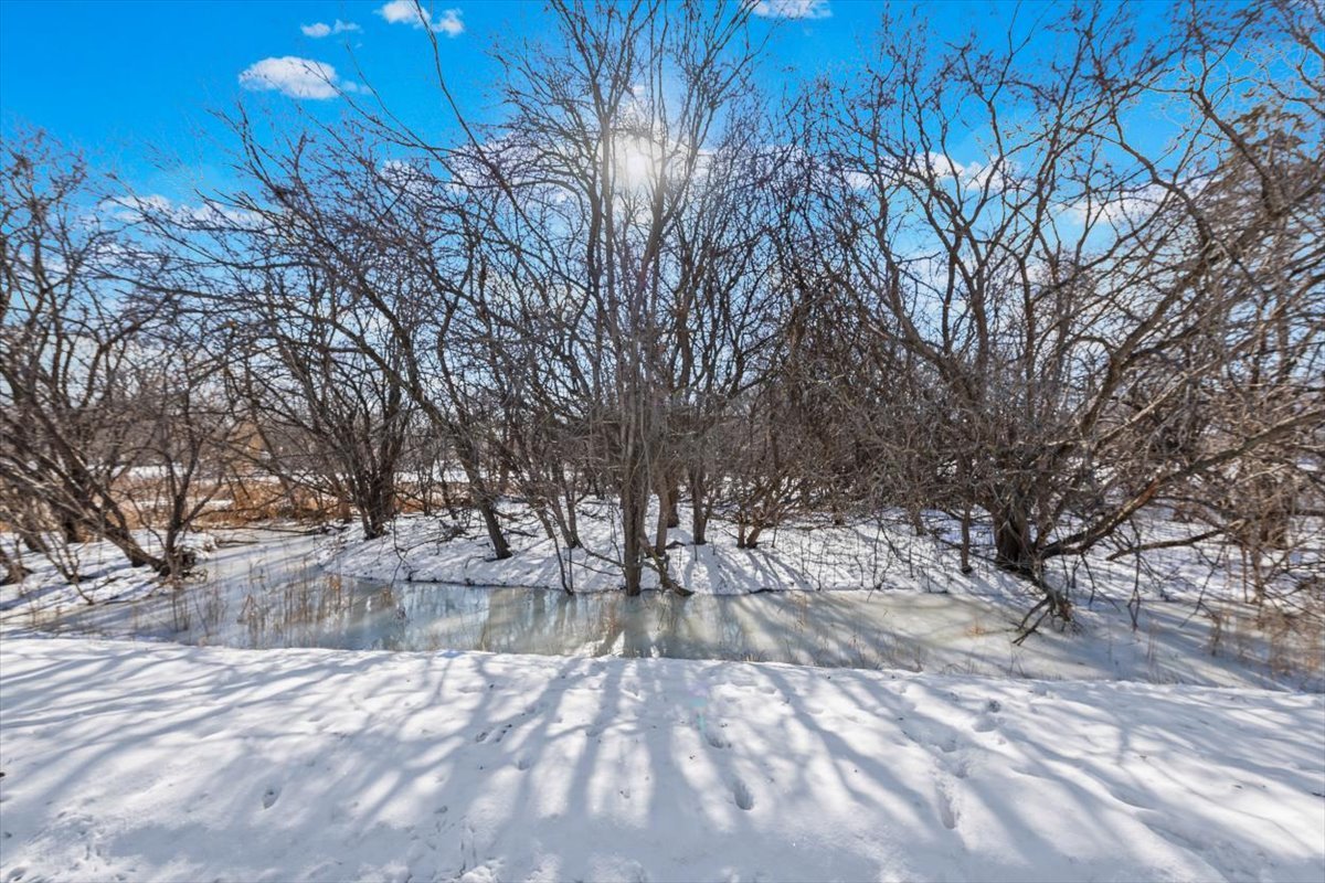 21032 N Crestview Drive