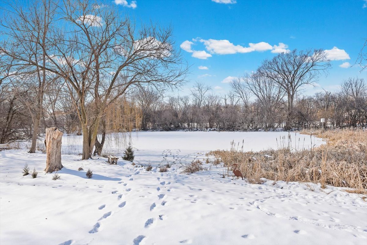 21032 N Crestview Drive