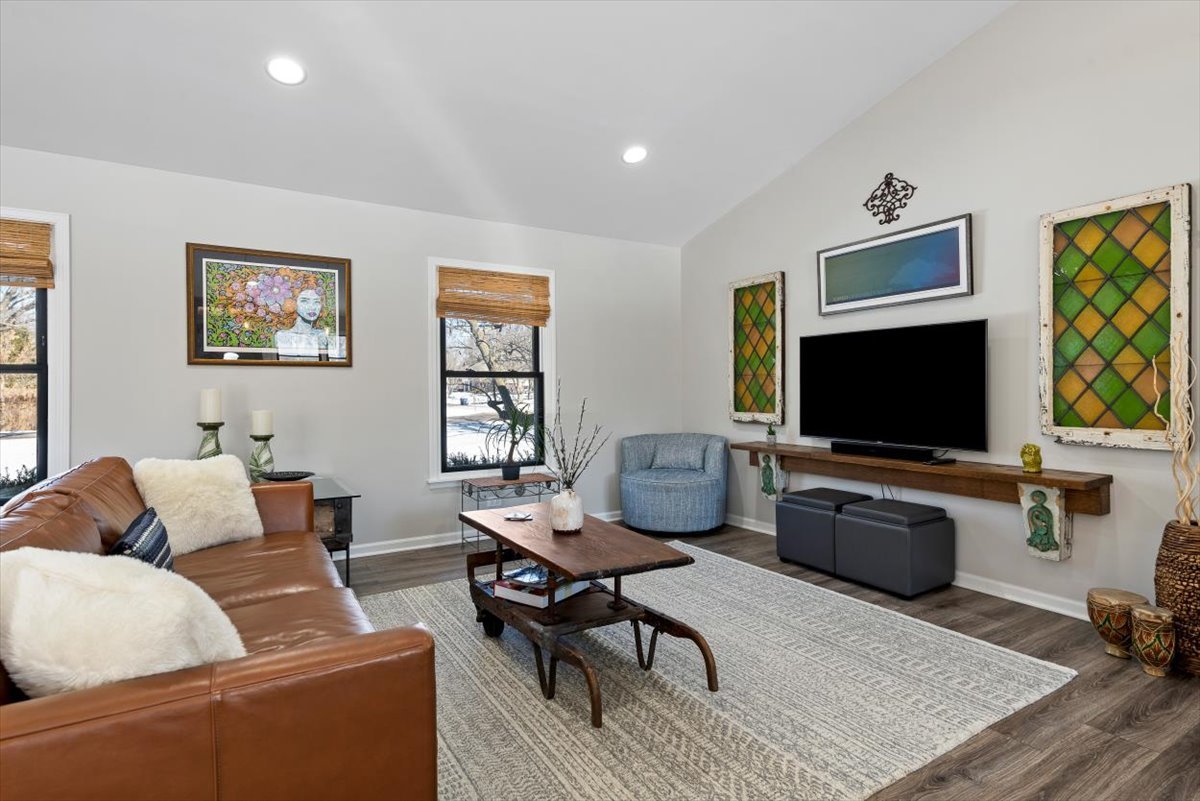 21032 N Crestview Drive