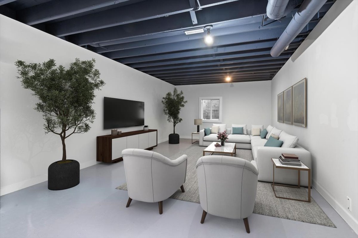 21032 N Crestview Drive