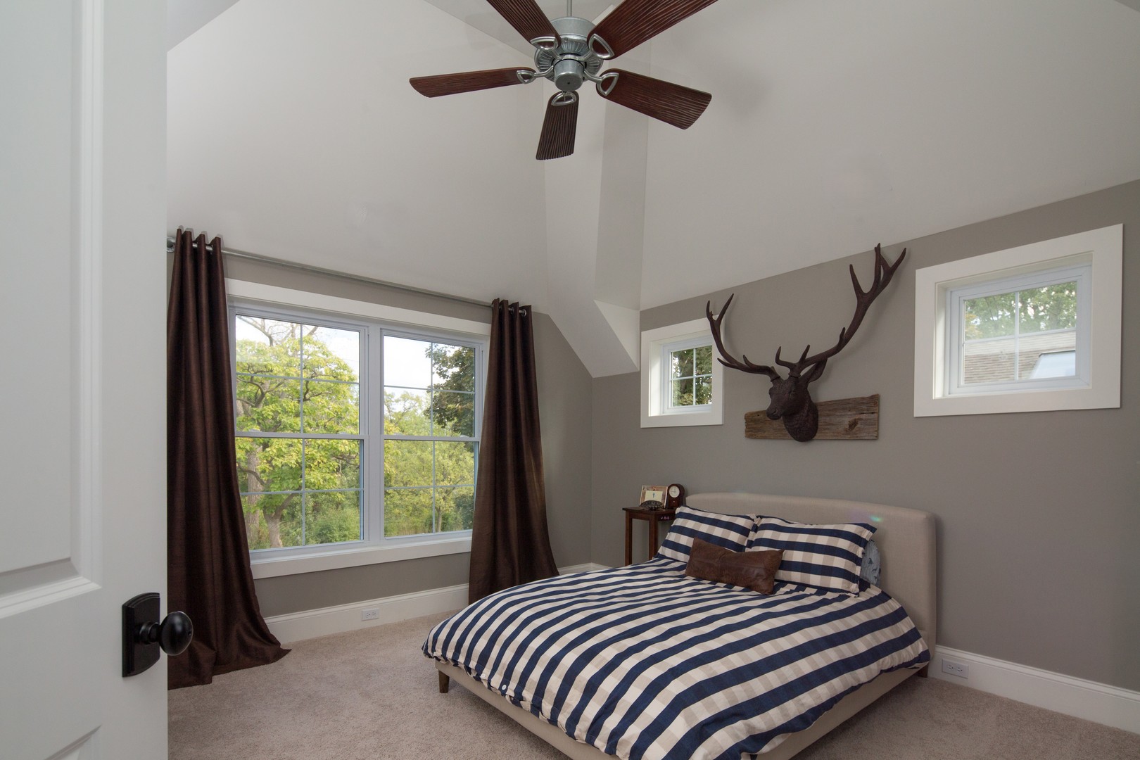 217 E Hillside Avenue