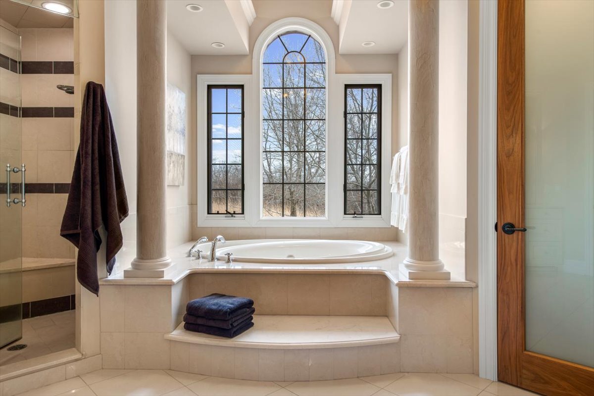 1281 E Longwood Drive