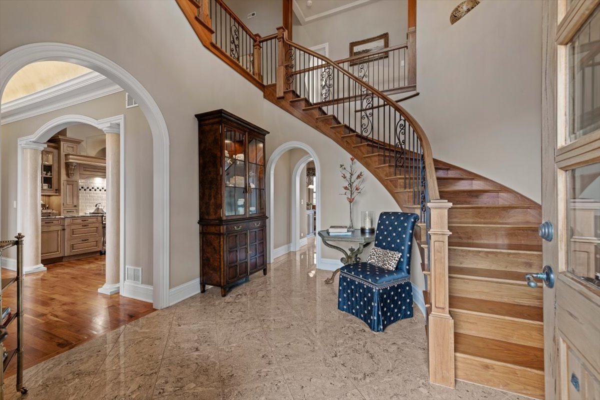 1281 E Longwood Drive