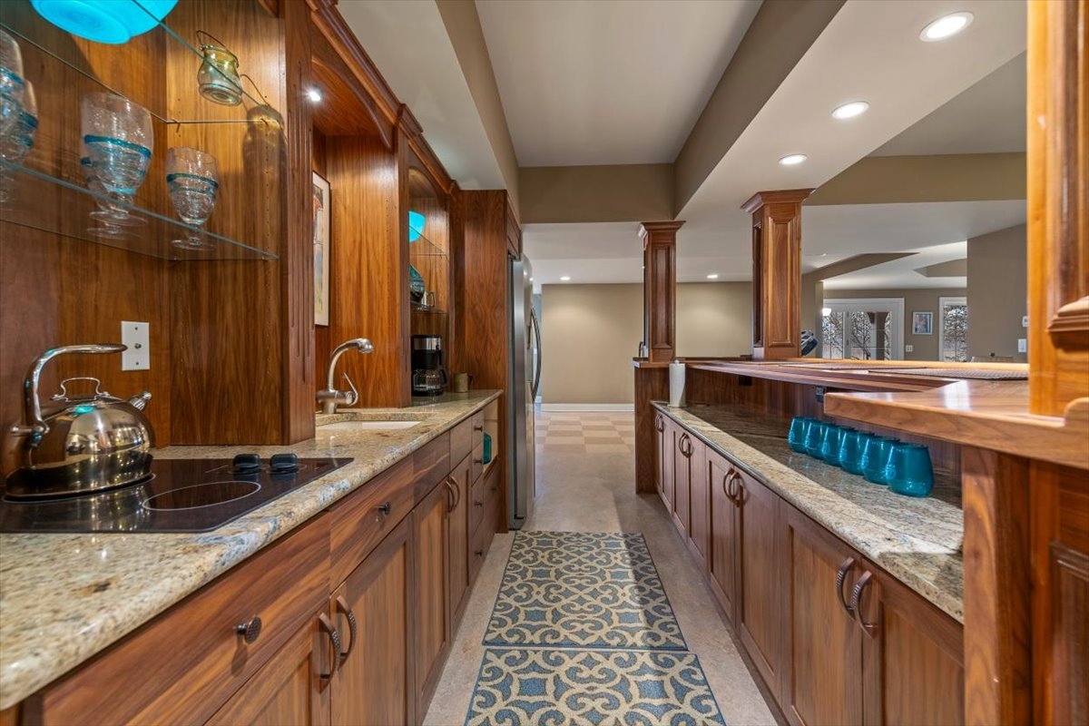 1281 E Longwood Drive