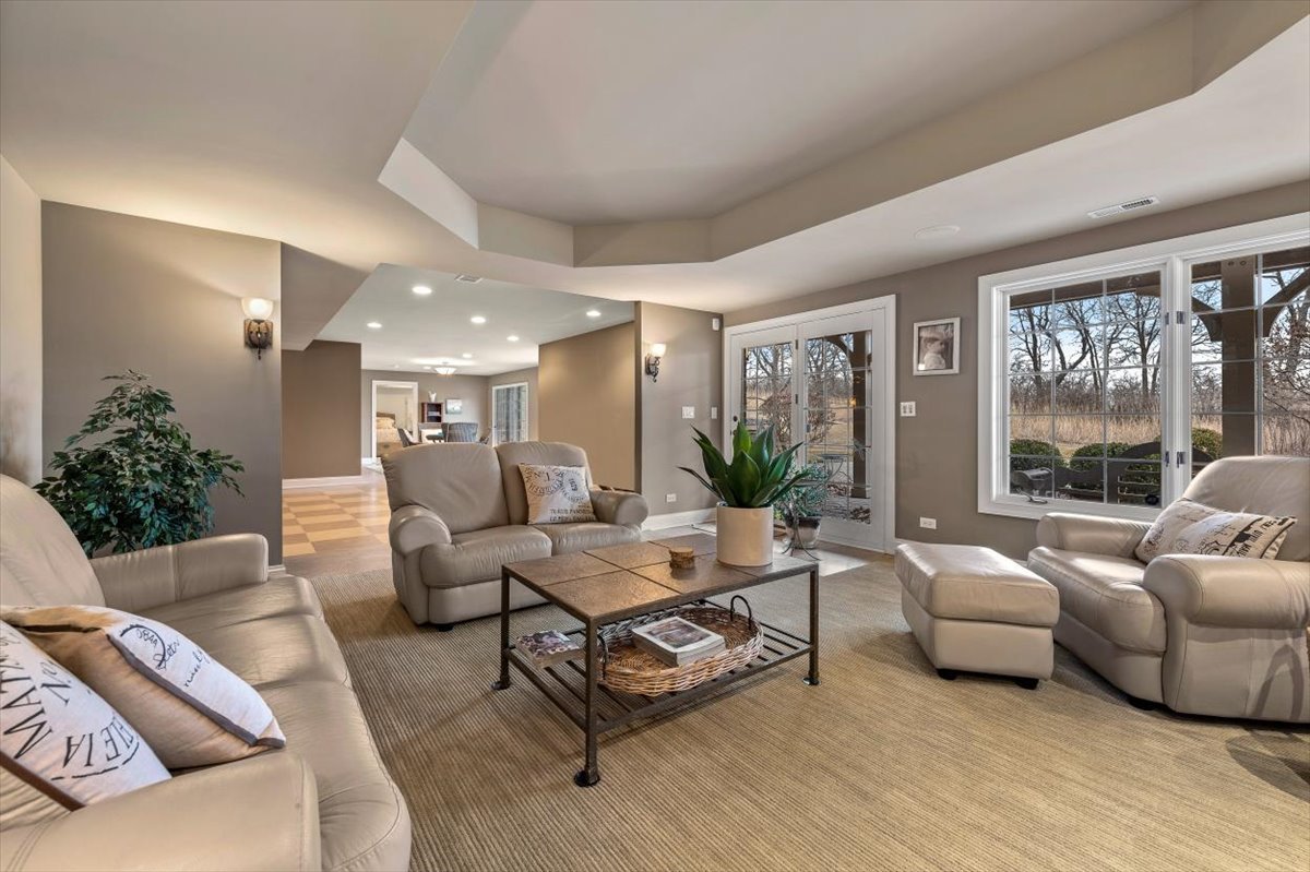 1281 E Longwood Drive