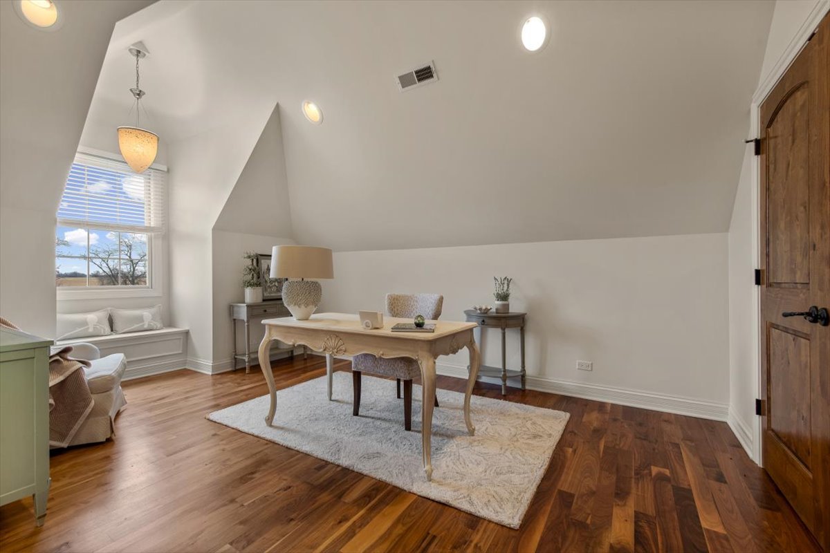 1281 E Longwood Drive