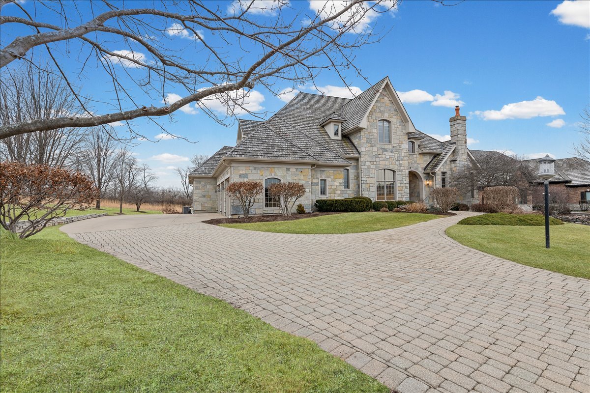 1281 E Longwood Drive