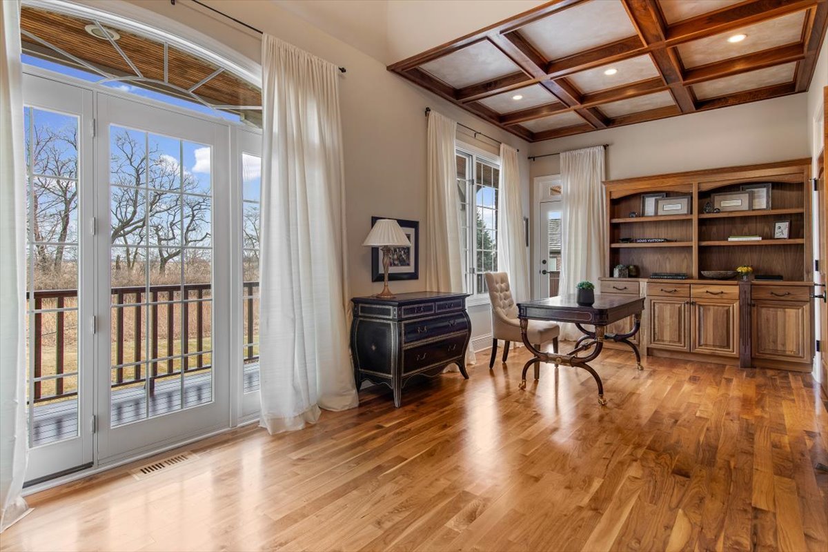 1281 E Longwood Drive