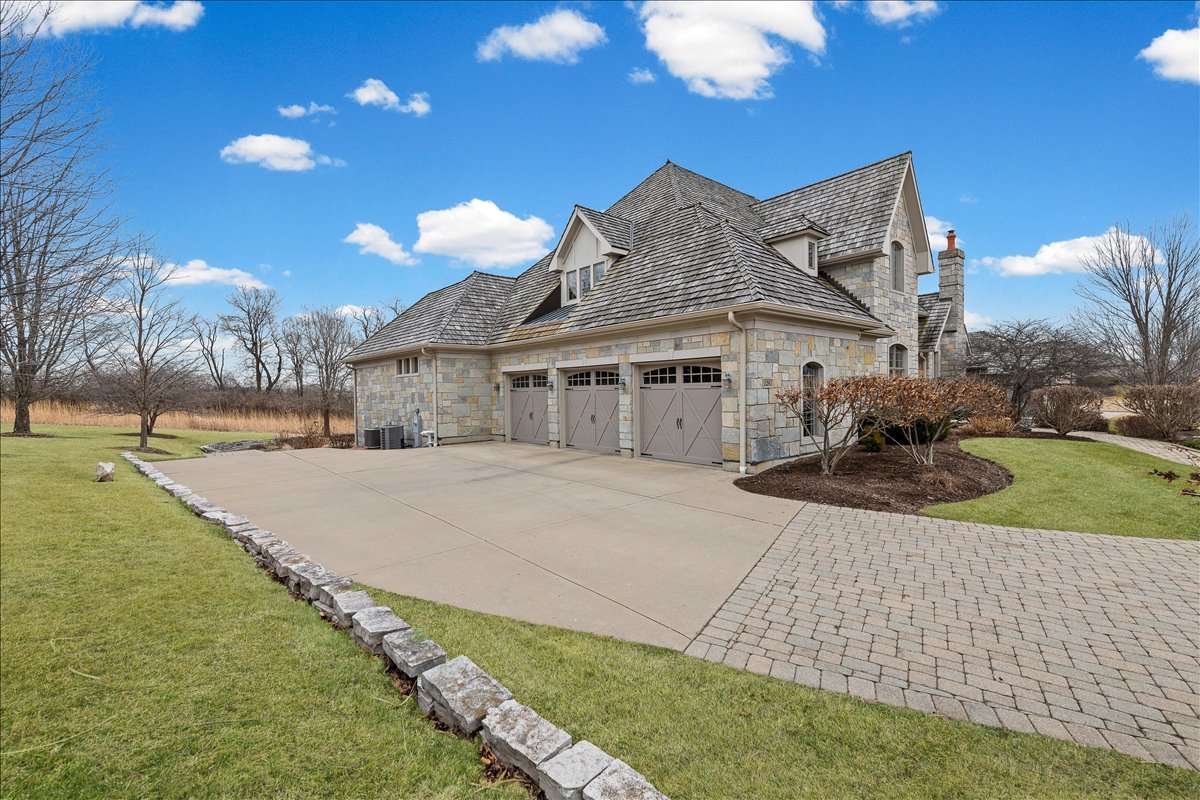 1281 E Longwood Drive