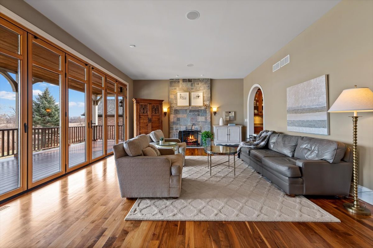 1281 E Longwood Drive