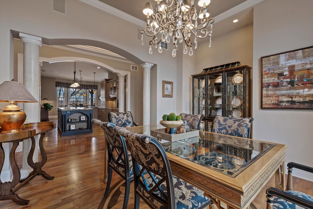 1281 E Longwood Drive