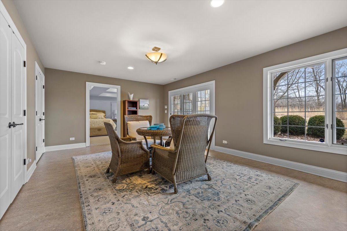 1281 E Longwood Drive