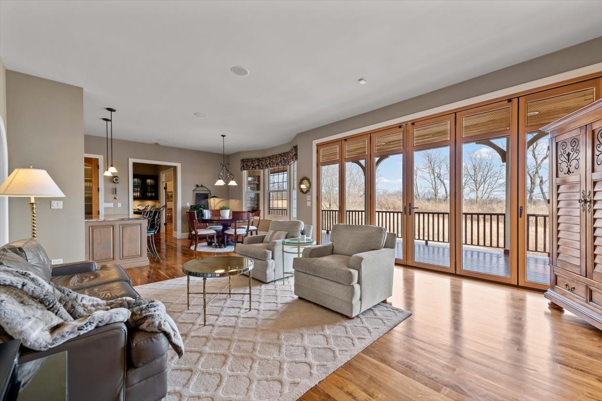 1281 E Longwood Drive