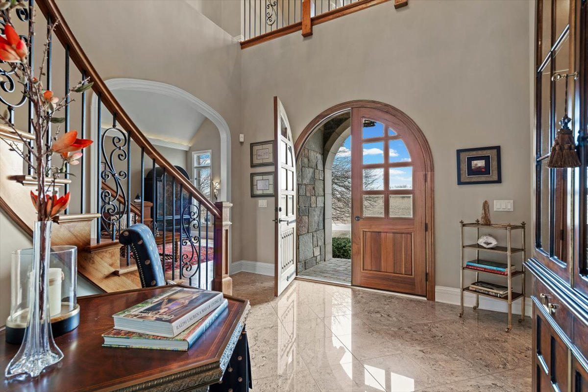 1281 E Longwood Drive