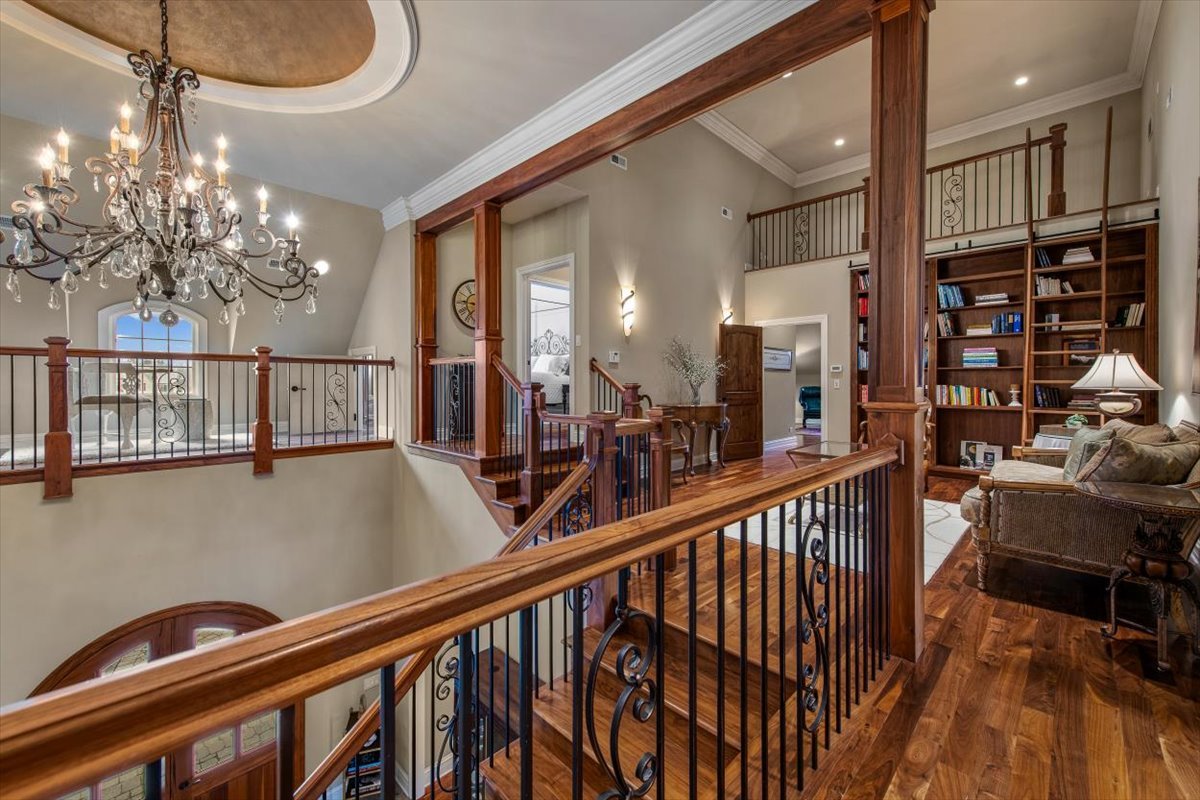 1281 E Longwood Drive