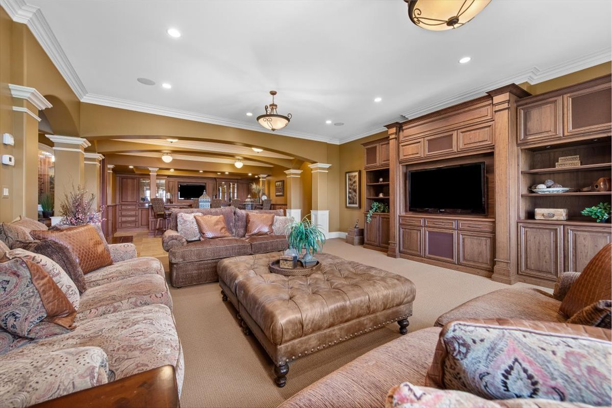 419 N Valley Hill Road