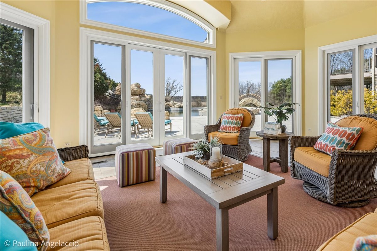 419 N Valley Hill Road