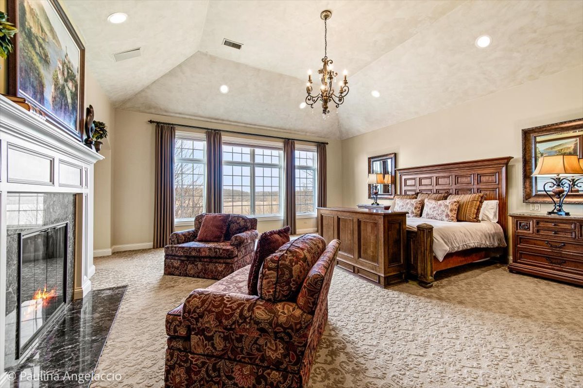 419 N Valley Hill Road