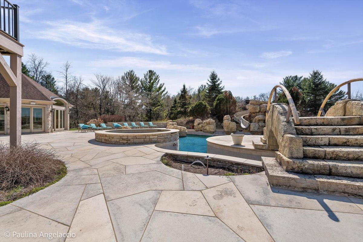 419 N Valley Hill Road