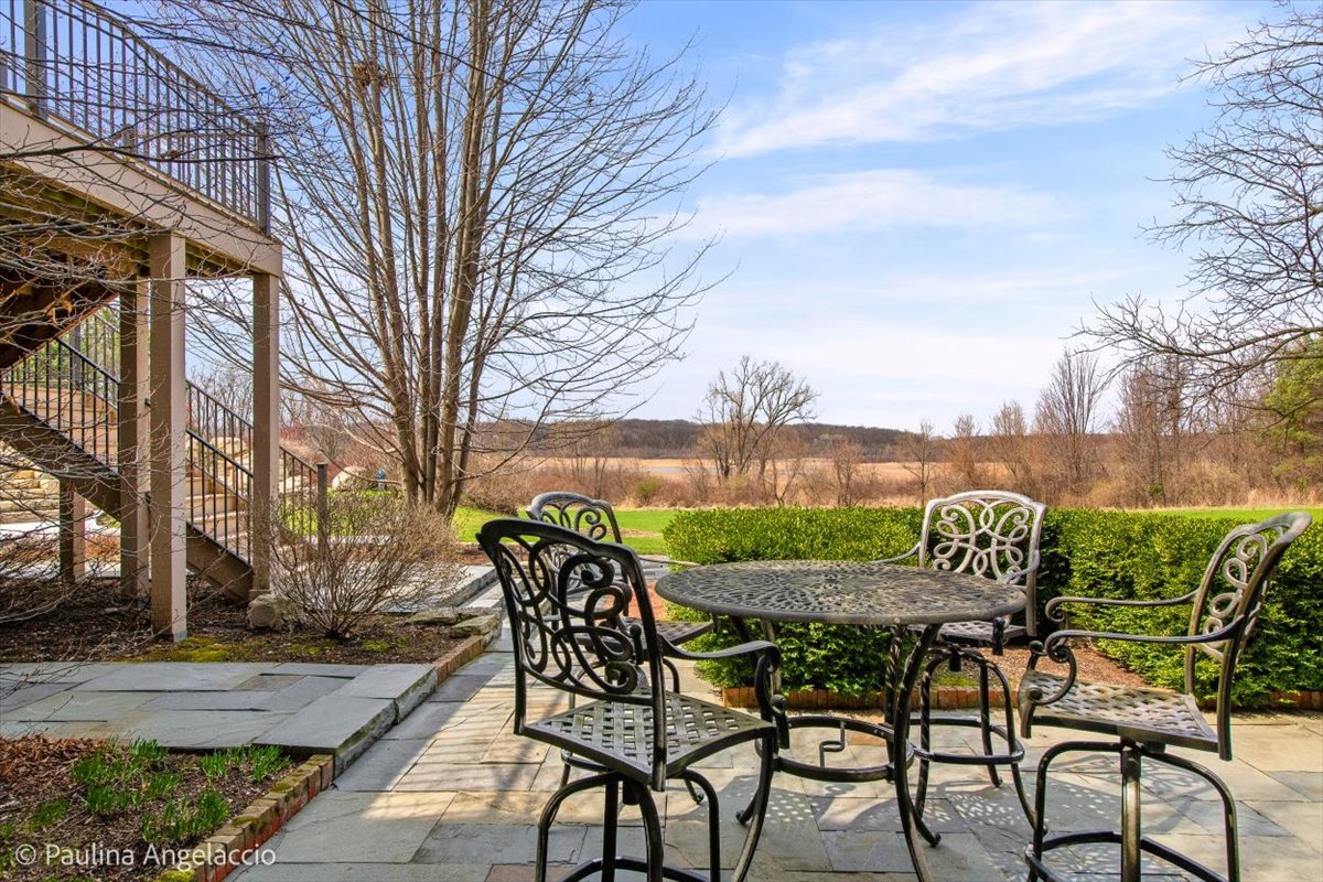 419 N Valley Hill Road