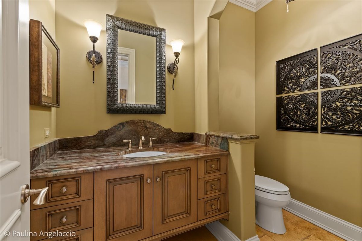 419 N Valley Hill Road