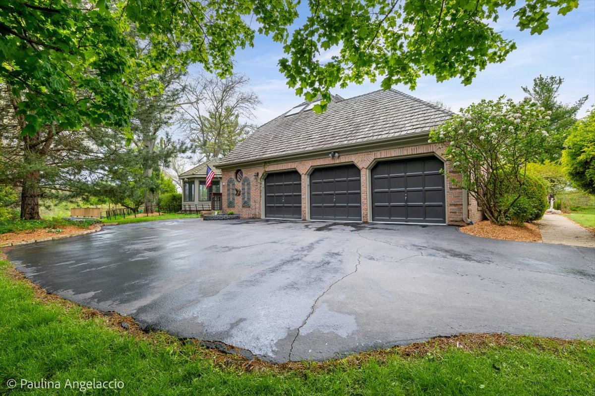 27137 W Fenview Drive