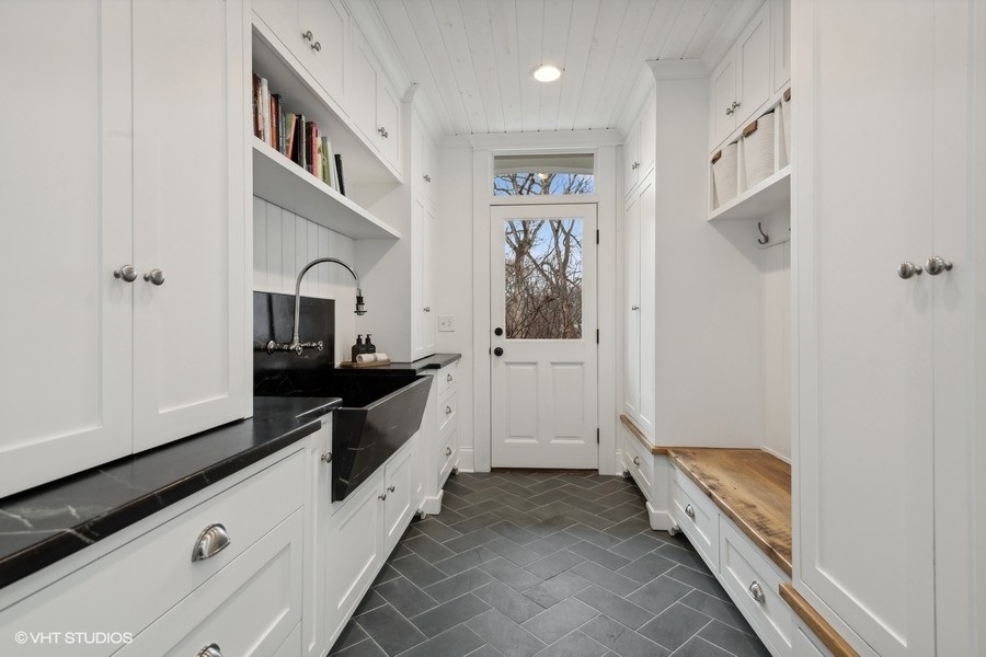 383 County Line Road