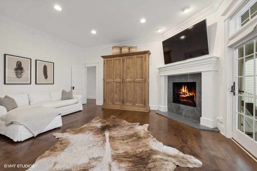 383 County Line Road