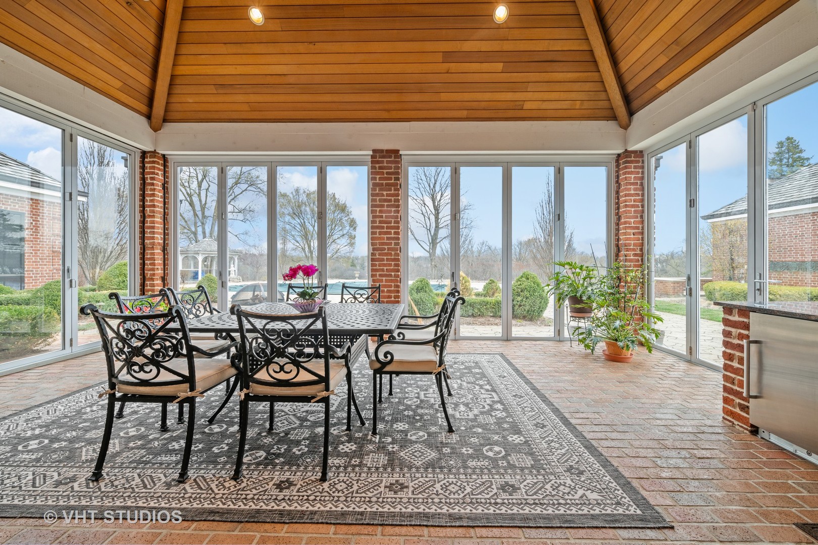 546 Oak Knoll Road