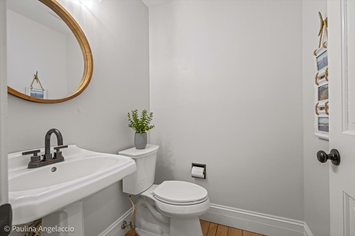 1524 Coral Reef Way