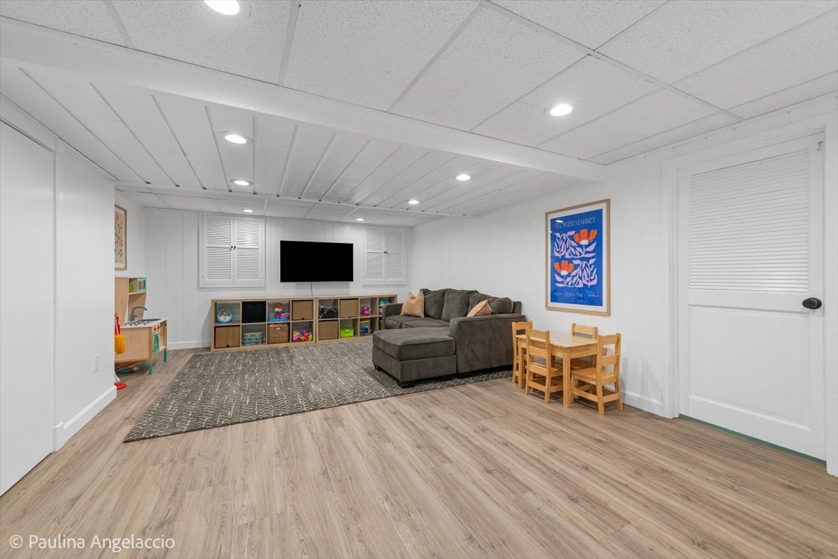 590 Red Barn Lane