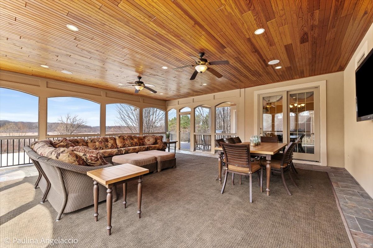 419 N Valley Hill Road