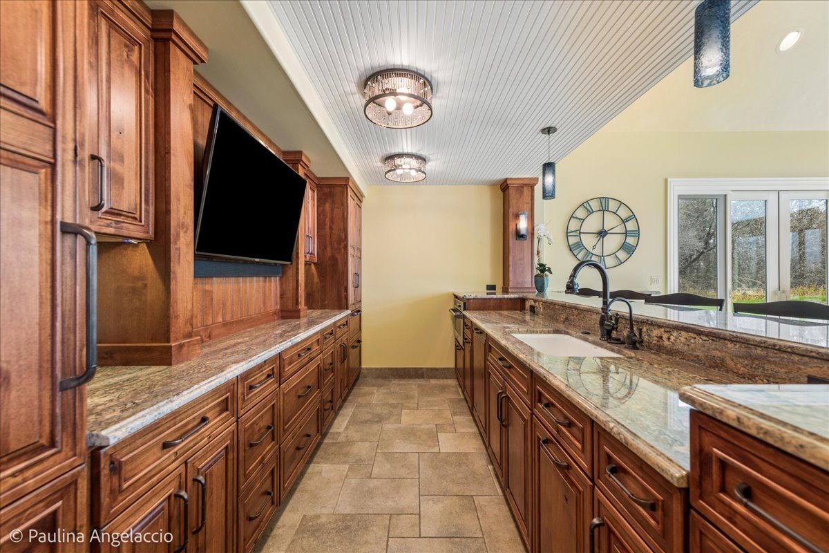 419 N Valley Hill Road